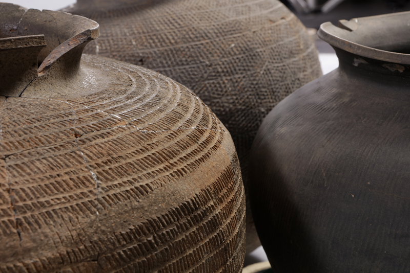 14-2_도구를 이용해 두드려 면의 질감을 표현한 삼국시대 토기(복천동 고분군 출토)_온라인